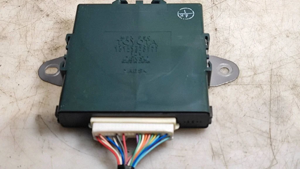 Parking PDC control unit/module – Lexus IS 220D-250-350 (2006-2013)