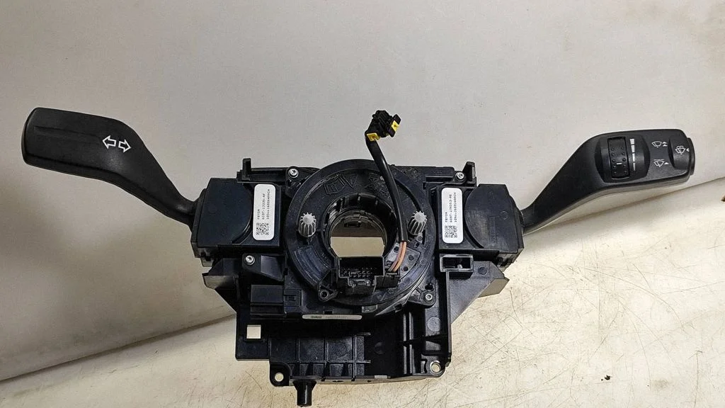 Wiper turn signal indicator stalk/switch AG9T13N064CE