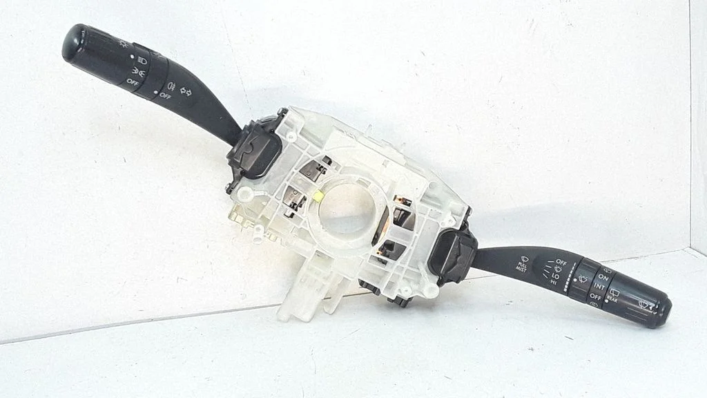 Sviru komplekts 83111FG140