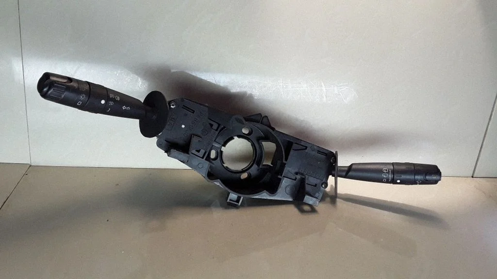 Wiper turn signal indicator stalk/switch 9624545180