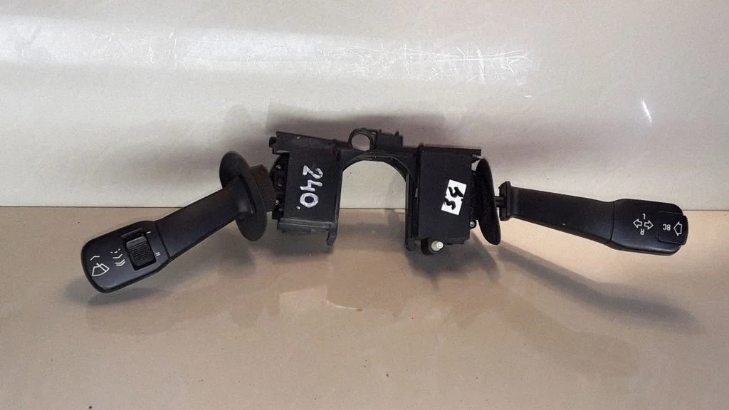 Wiper turn signal indicator stalk/switch – BMW 7 Series E38 (1993-2001)