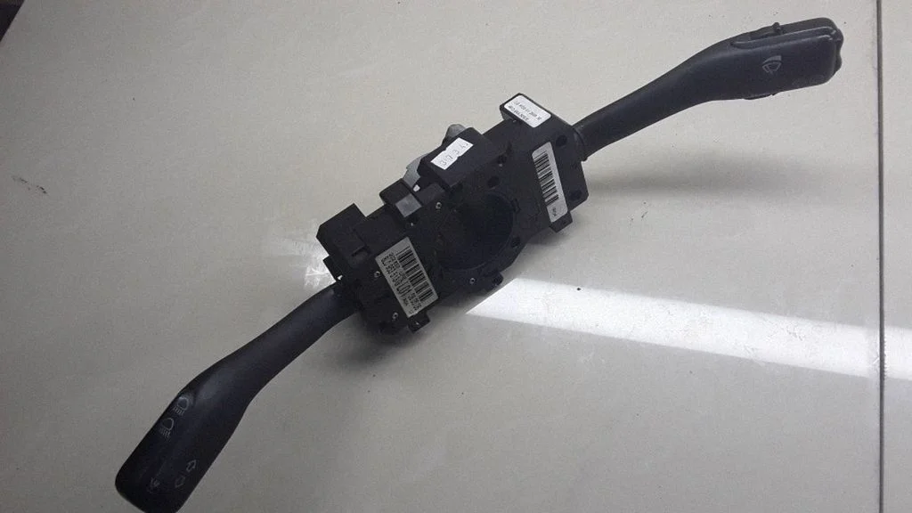 Wiper turn signal indicator stalk/switch – Volkswagen Sharan (2001-2010)