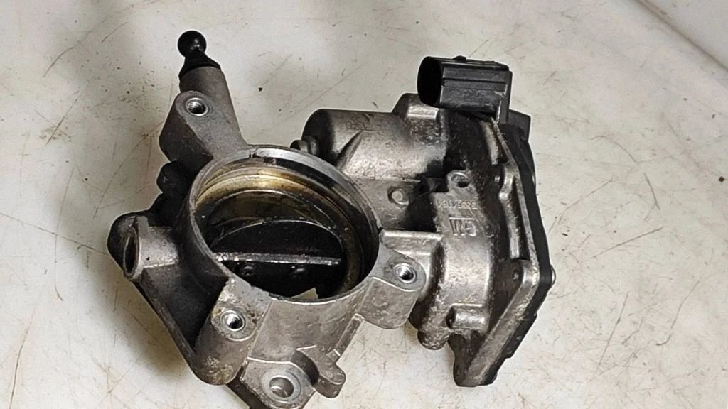 Throttle valve – Opel Insignia A (2008-2017)