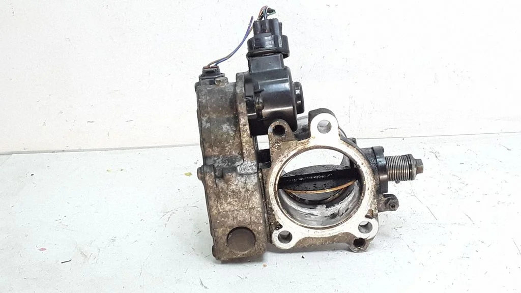 Throttle valve – Toyota Avensis T250 (2003-2006)