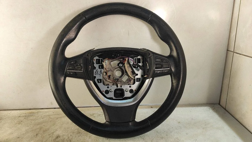 Steering wheel – BMW 5 Series F10 F11 (2009-2016)