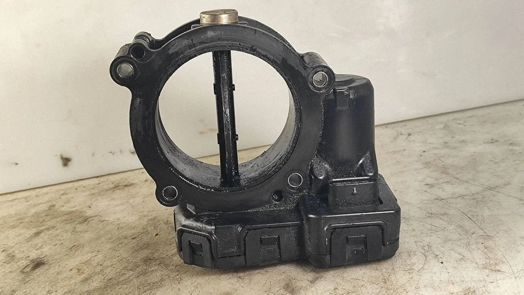 Throttle valve – Mercedes-Benz E-Class W212 (2009-2016)
