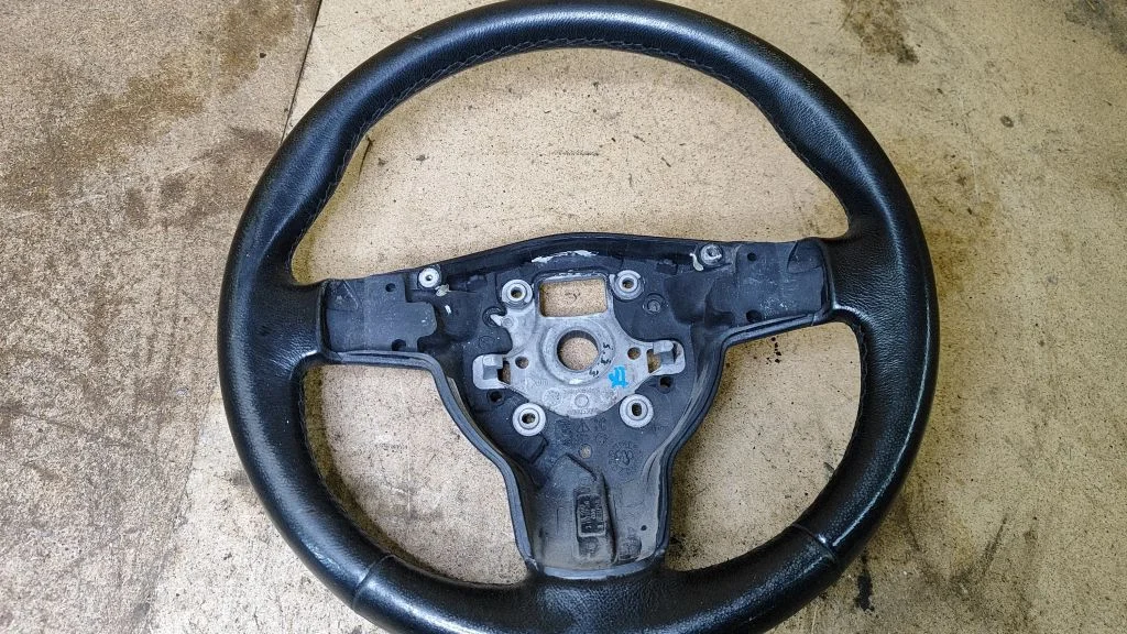 Steering wheel 5P0419091B