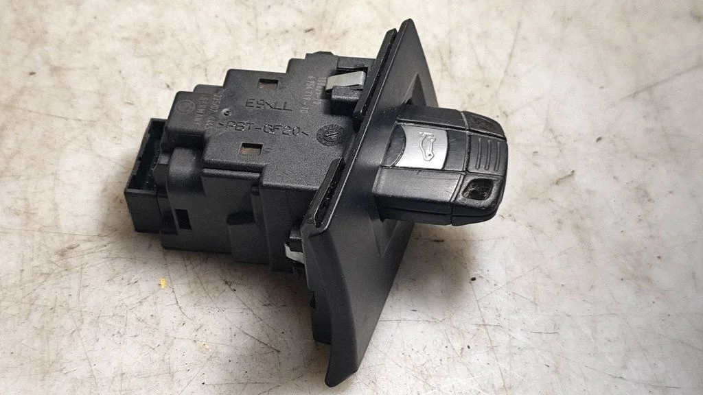 Ignition lock – BMW 3 Series E90 E91 (2005-2012)
