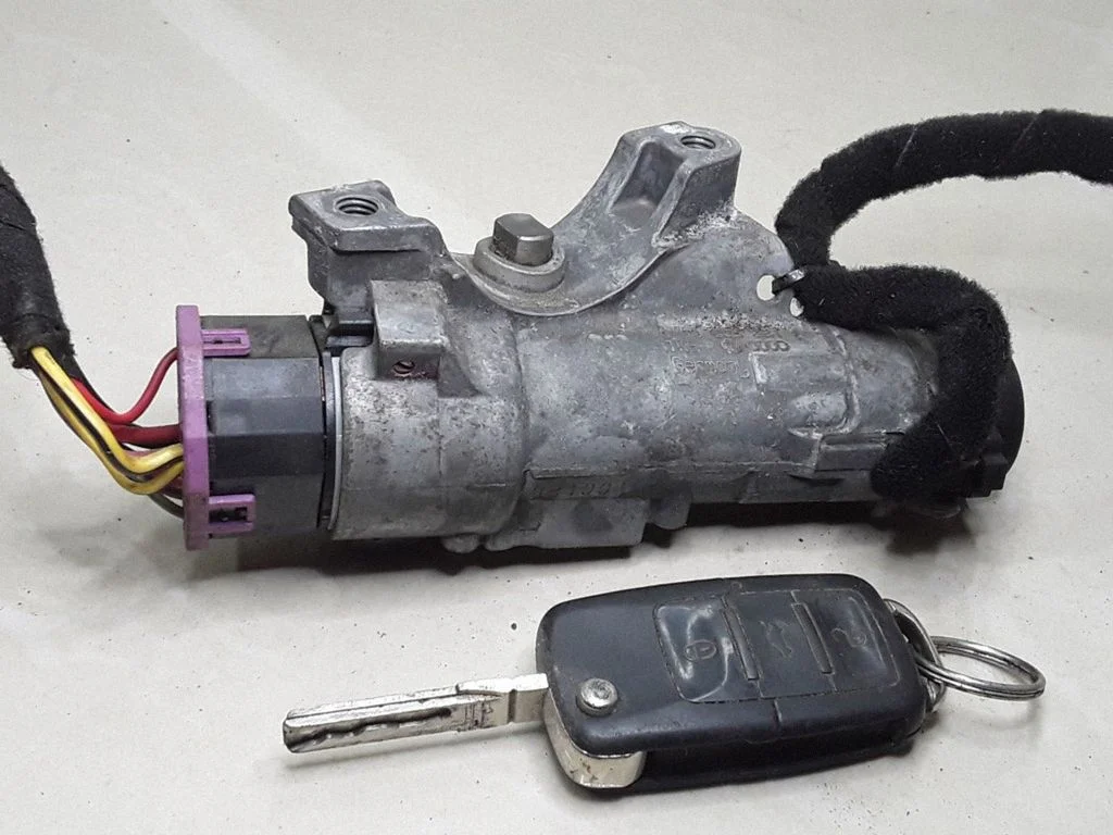 Ignition lock – Volkswagen Passat B5.5 (2001-2005)