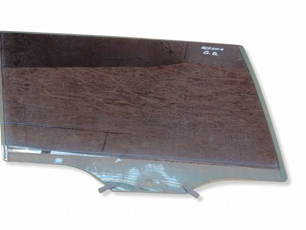 Rear door window glass 43R006723