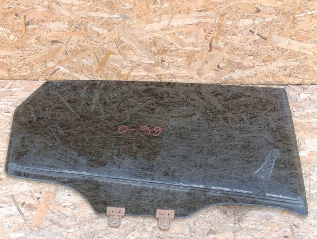 Rear door window glass 43R011604