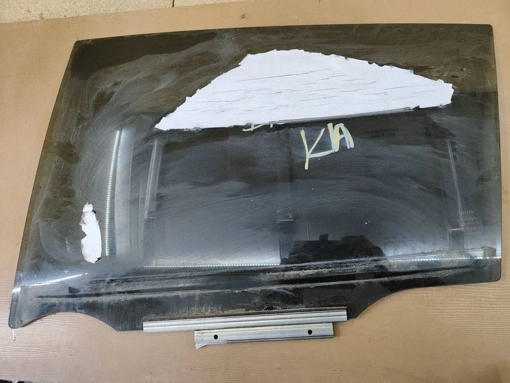 Rear door window glass – Toyota RAV 4 (XA40) (2012-2018)