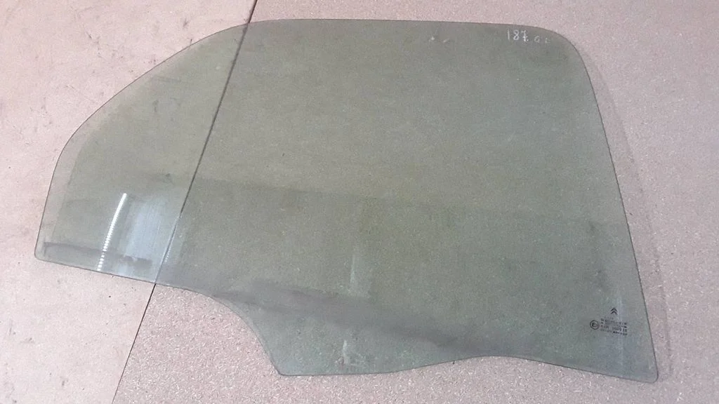 Tagaukse põhiklaas E943r00015