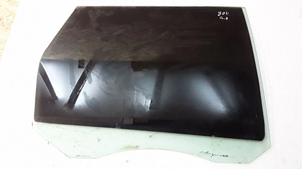 Tagaukse põhiklaas E143R001057