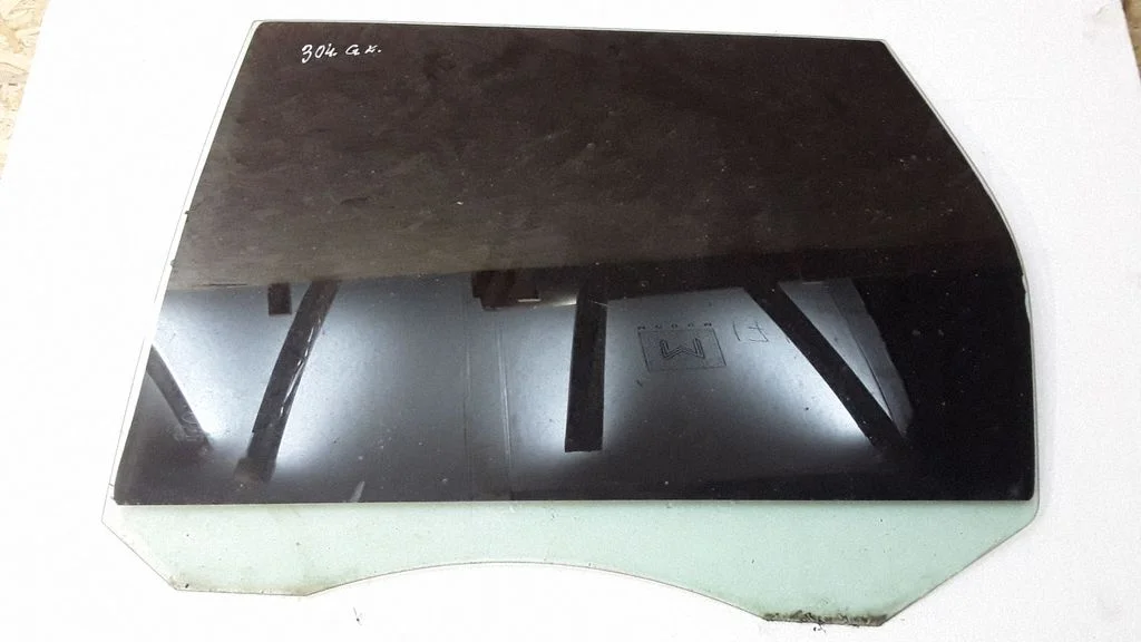 Tagaukse põhiklaas E143R001057