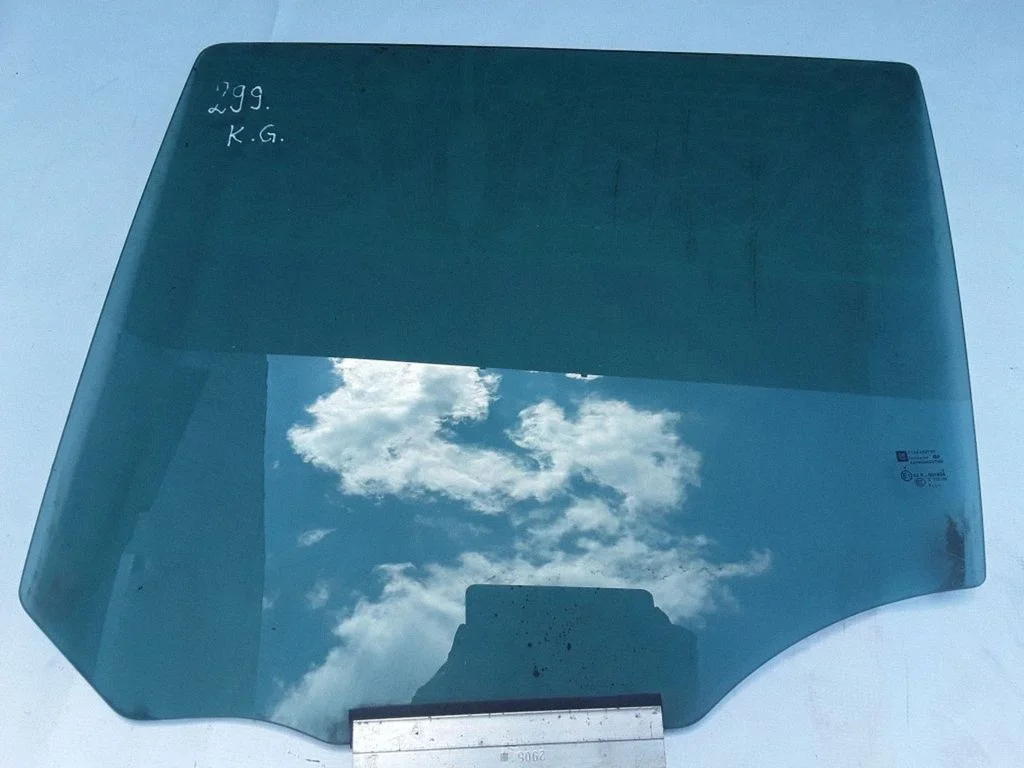 Rear door window glass 43R001604