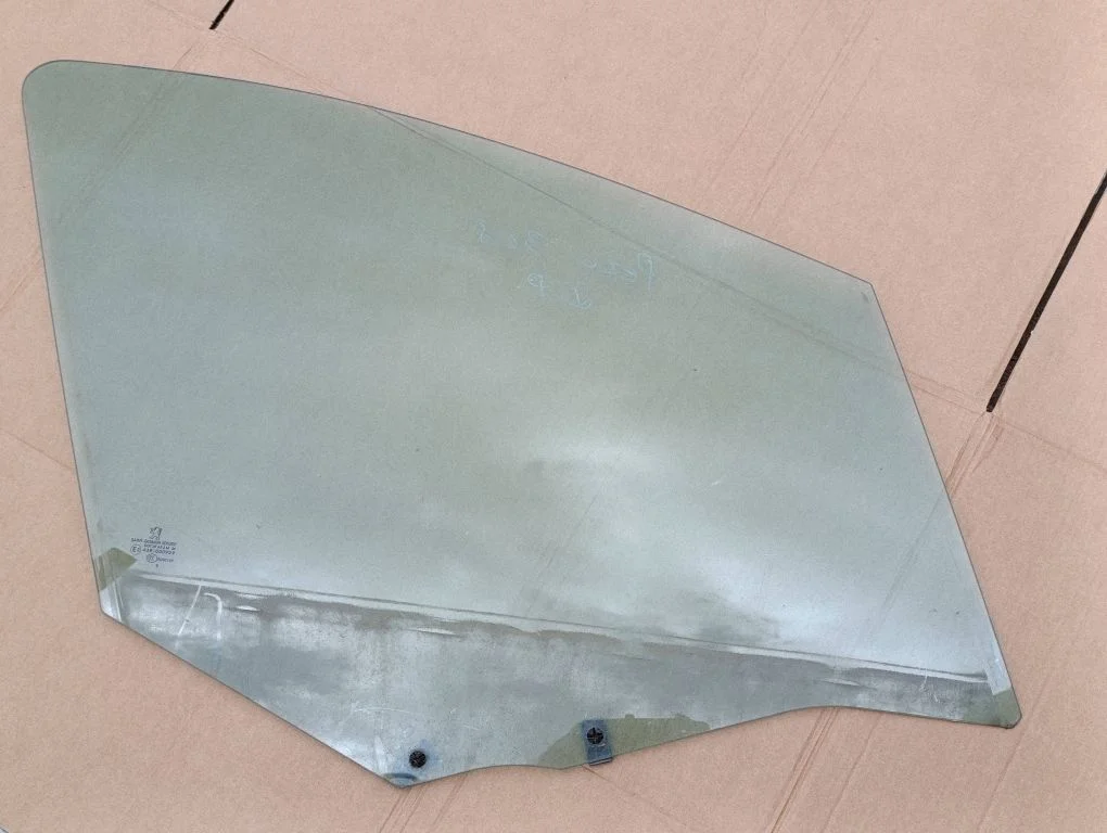 Front door window glass four-door DOT39AS2M34