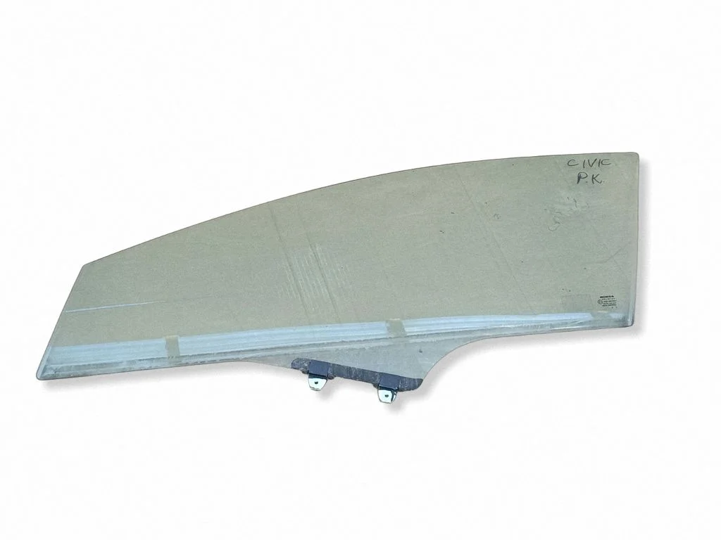 Front door window glass four-door 43R007951