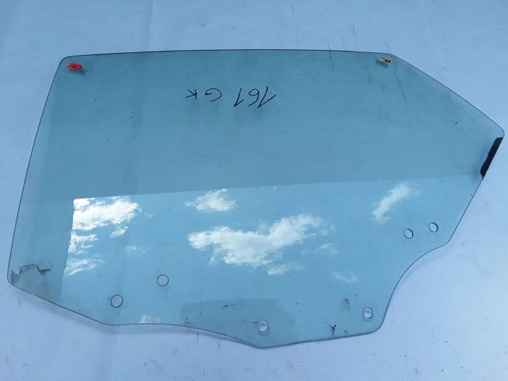 Rear door window glass