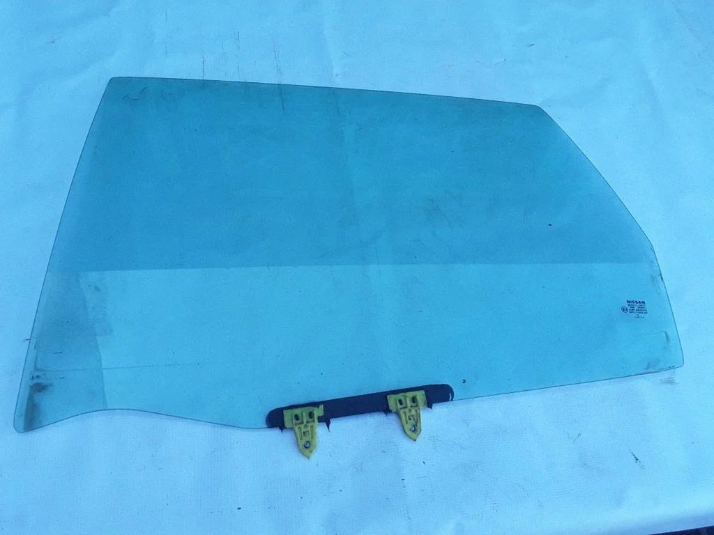 Rear door window glass 43R000015