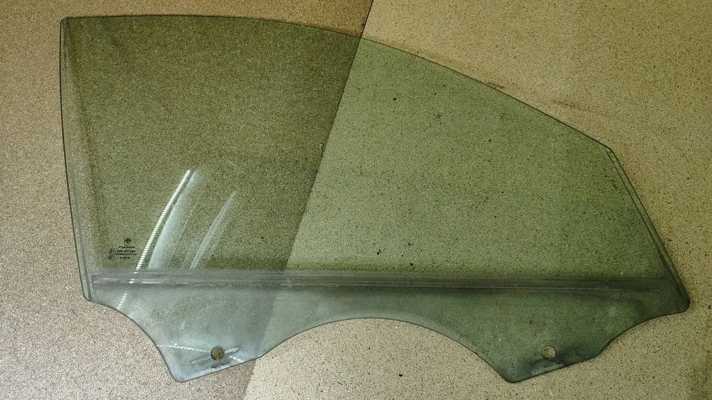 Esiukse põhiklaas (neljaukselise) – BMW 3-seeria E90 E91 (2005-2012)