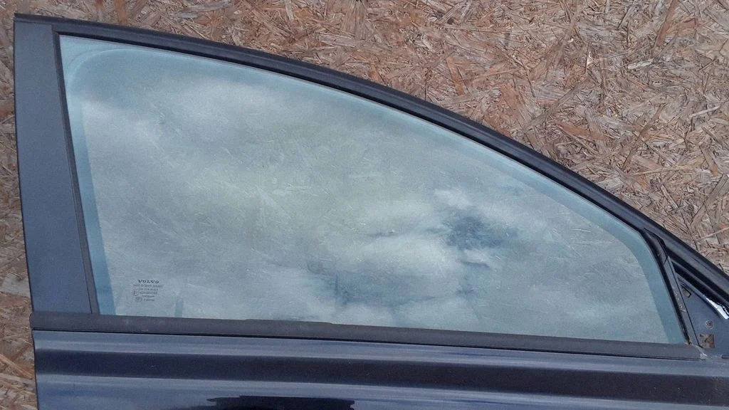 Front door window glass four-door – right