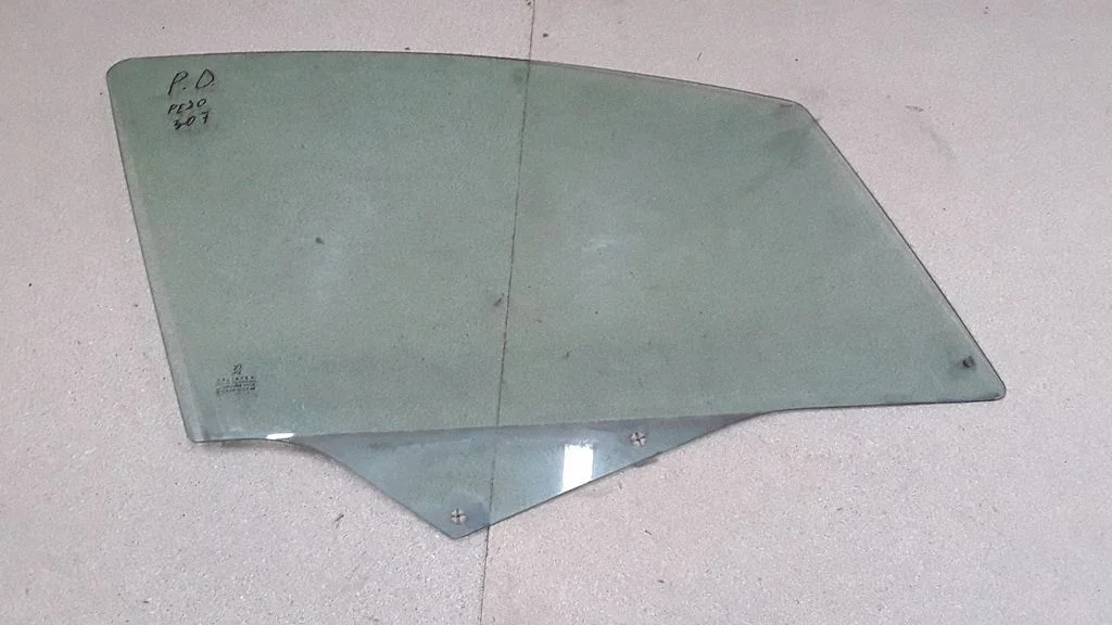 Front door window glass four-door AS2M68D0T24