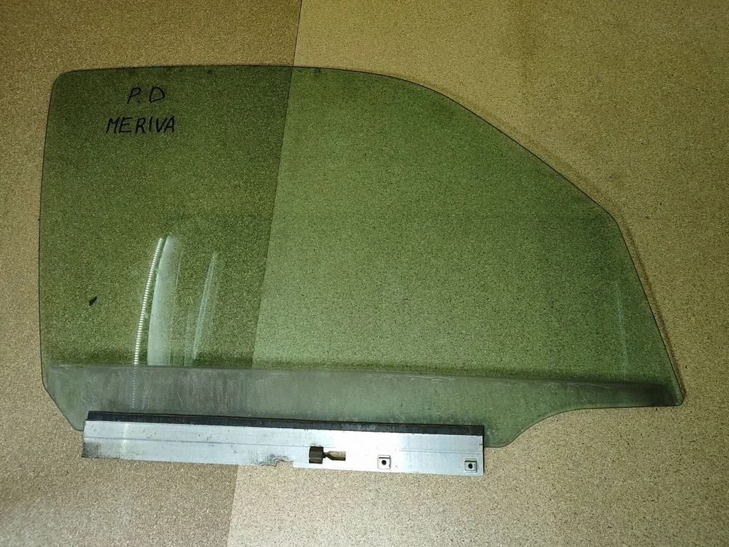 Front door window glass four-door 43R000262