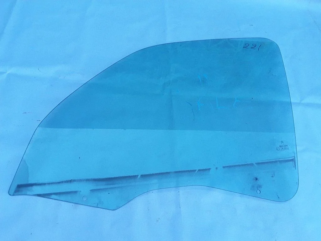 Front door window glass four-door 43R001142