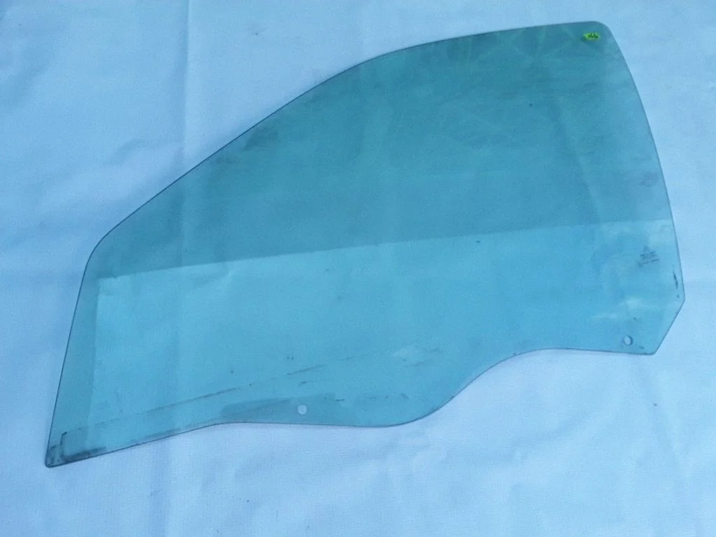 Front door window glass four-door 43R000464