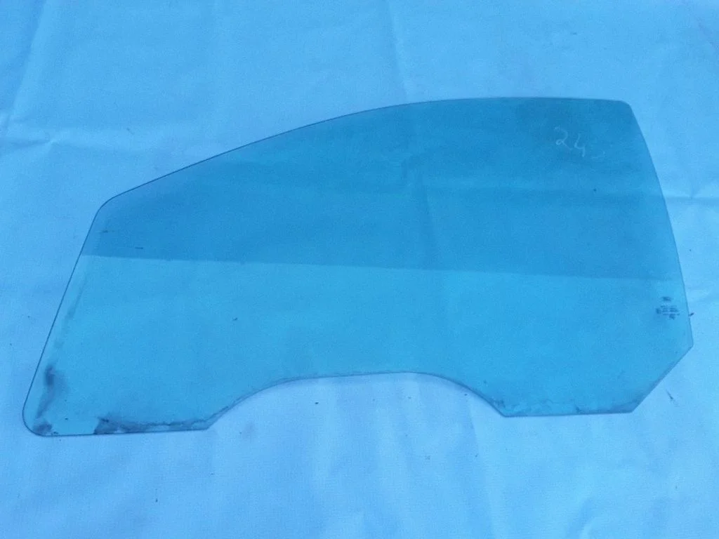 Front door window glass four-door 43R001057