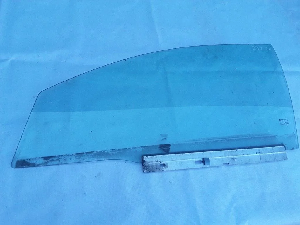 Esiukse põhiklaas (neljaukselise) 43R001025