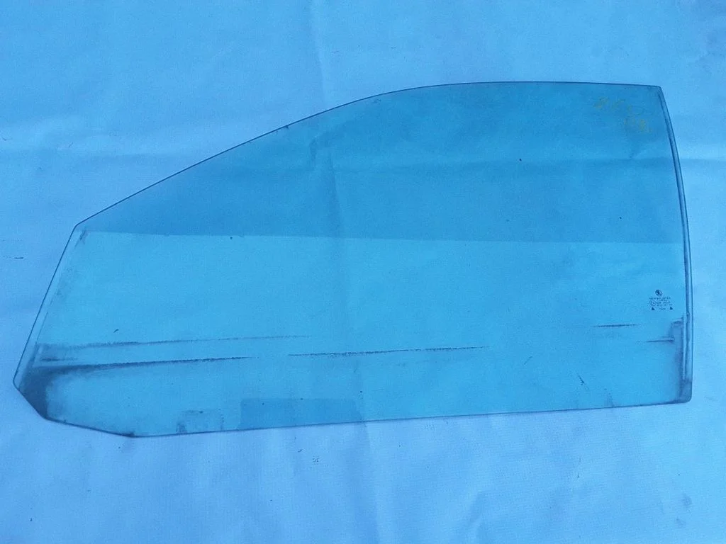 Front door window glass four-door 43R00049