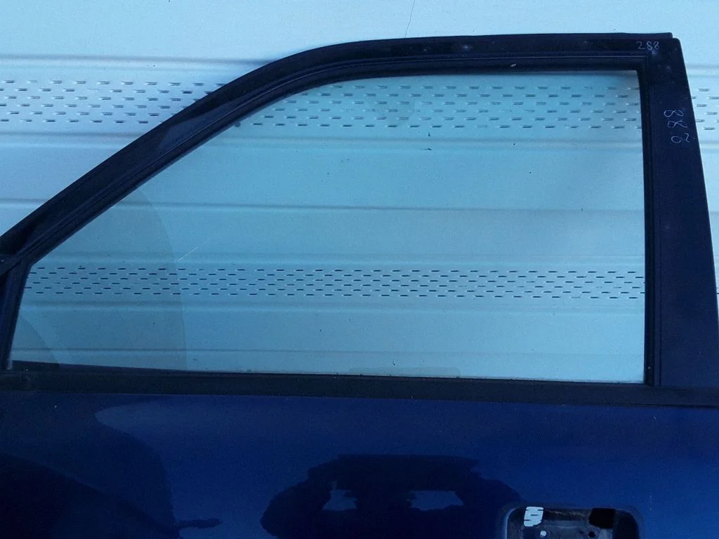 Front door window glass four-door – Mitsubishi Pajero Sport I (1996-2008)