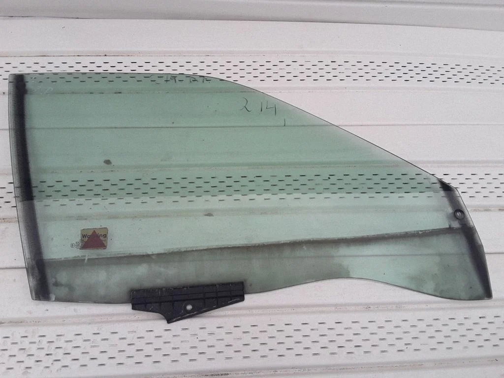 Front door window glass four-door 43R001025