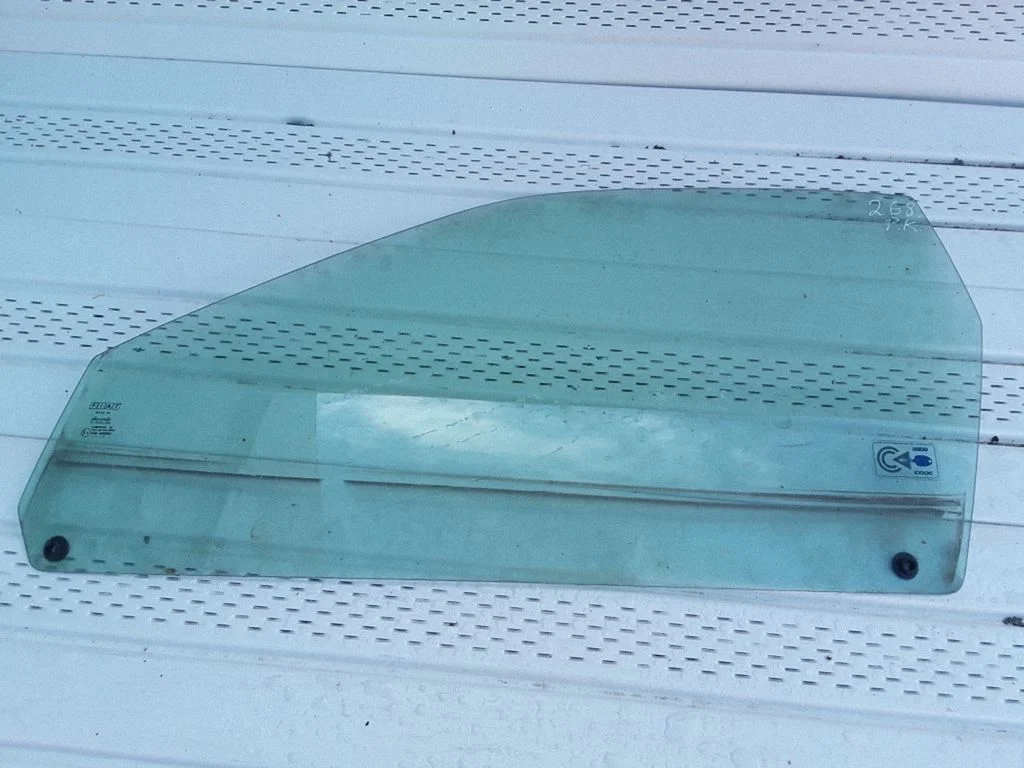 Esiukse põhiklaas (neljaukselise) 43R000981