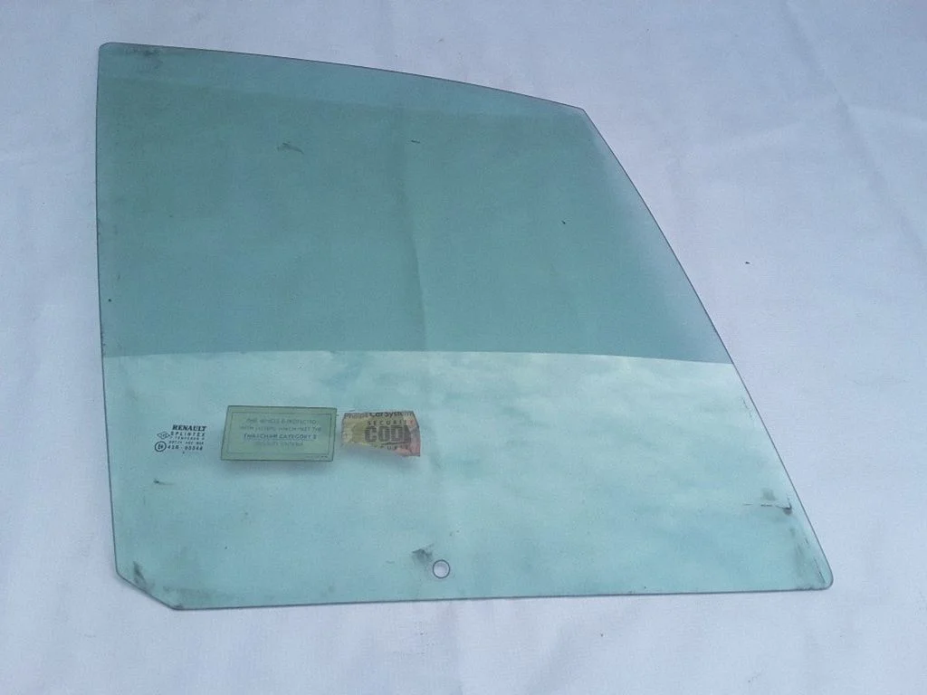 Front door window glass four-door 43R00048
