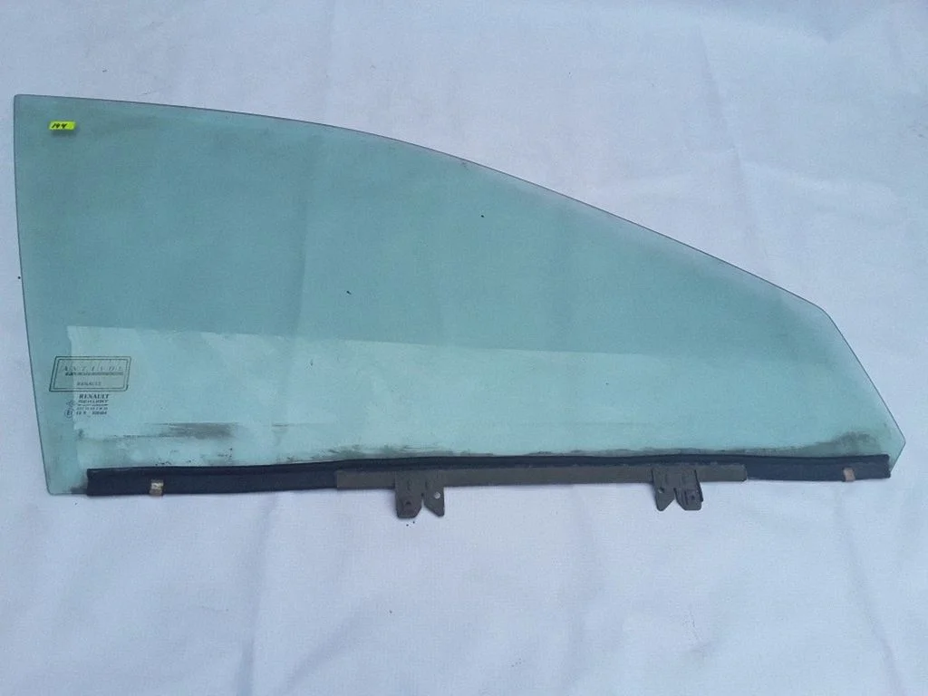 Front door window glass four-door 43R000464