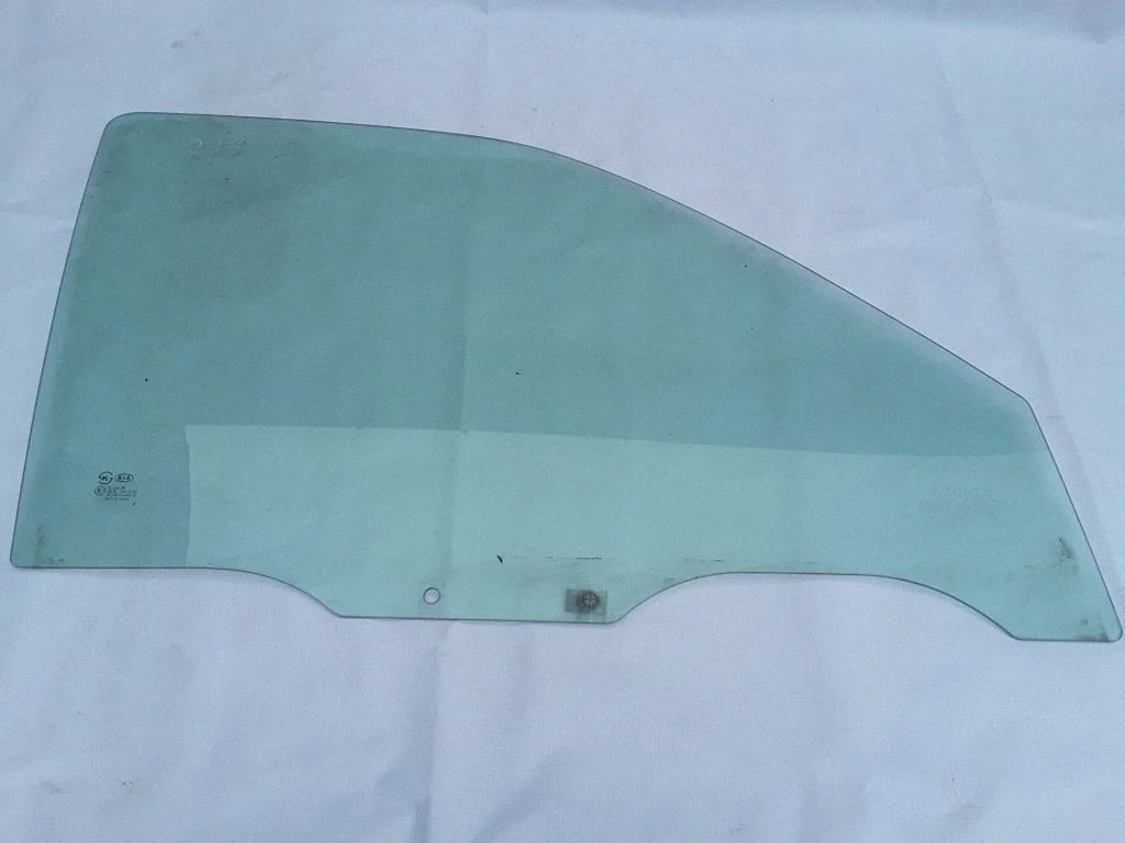 Front door window glass four-door 43R001193