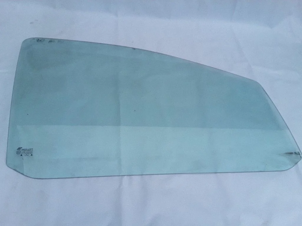 Front door window glass four-door 43R001100