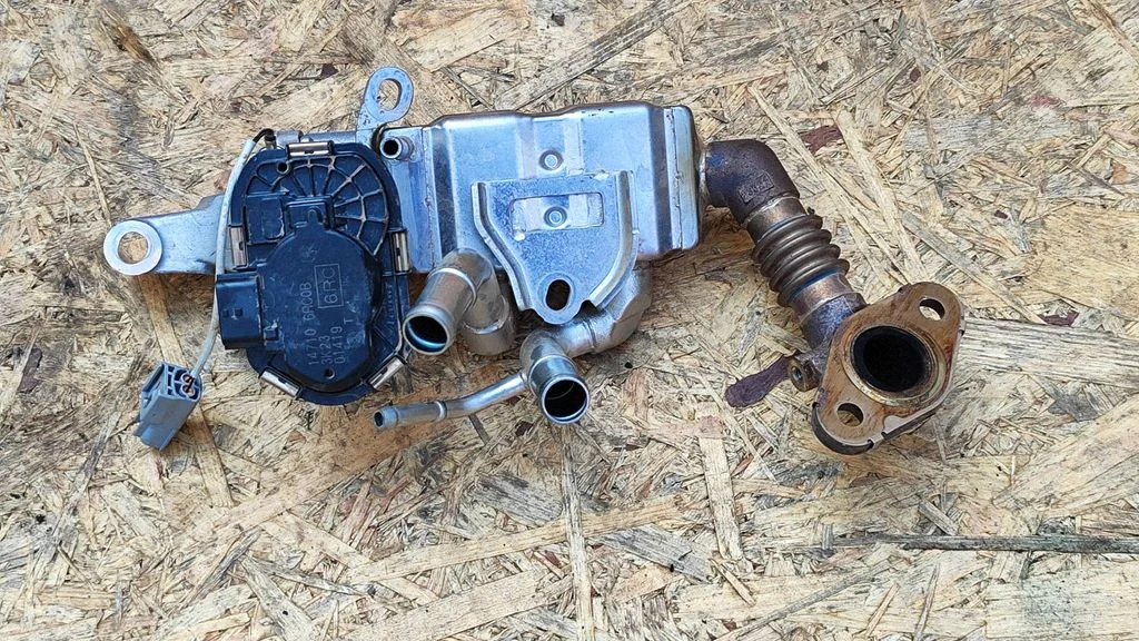 EGR valve 147106RC0B