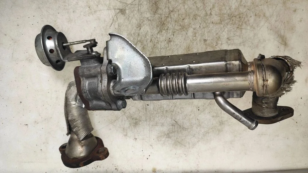 EGR valve R2AA20304