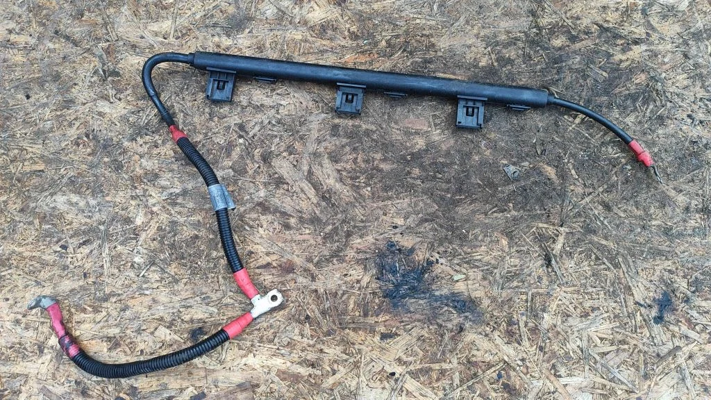 Positive cable (battery) – BMW 1 Series E81 E87 (2004-2011)