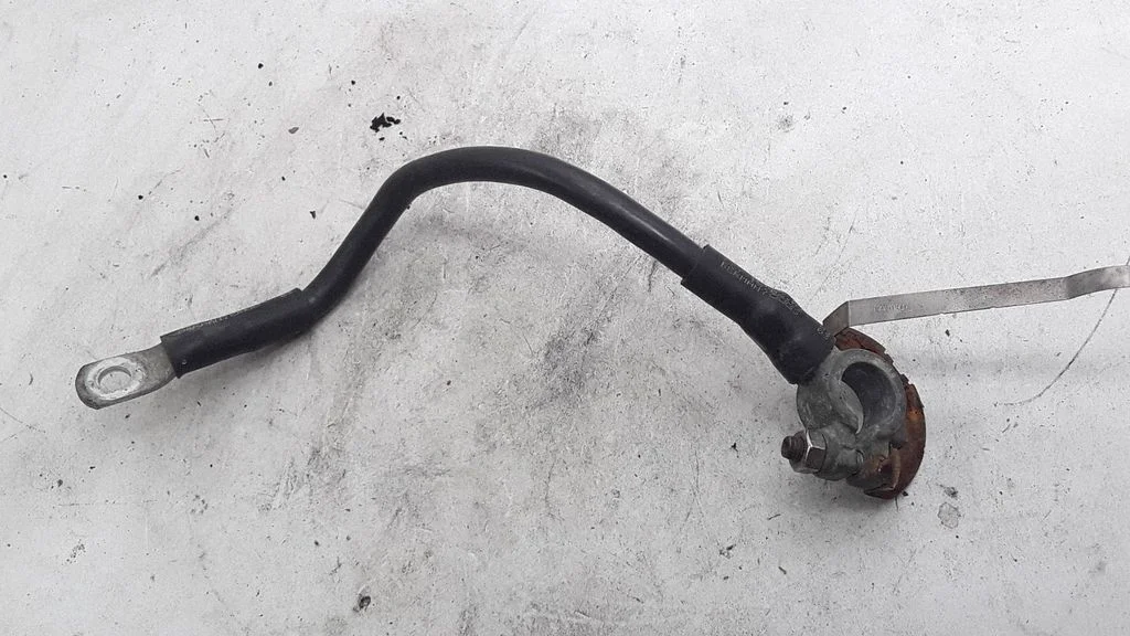 Negative earth cable (battery) – Volkswagen Passat B5.5 (2001-2005)