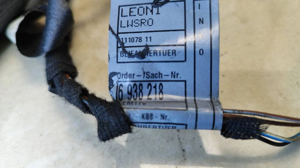 Esiukse juhtmestik – BMW 3-seeria E90 E91 (2005-2012)