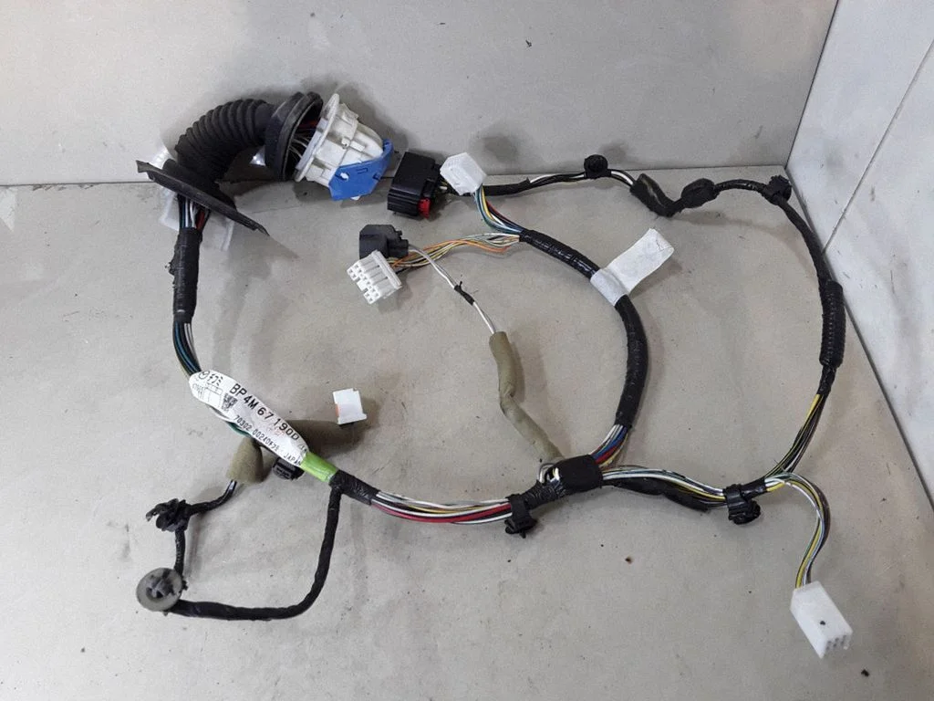Esiukse juhtmestik BP4M67190D