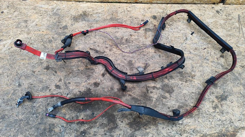 Positive cable (battery) – BMW 5 Series F10 F11 (2009-2016)