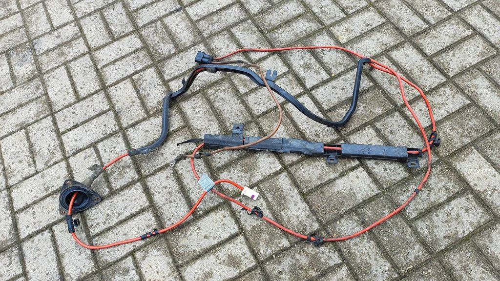 Positive cable (battery) – BMW 5 Series F10 F11 (2009-2016)