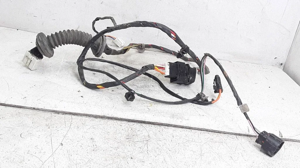 Rear door wiring loom – Hyundai Tucson JM (2004-2009)