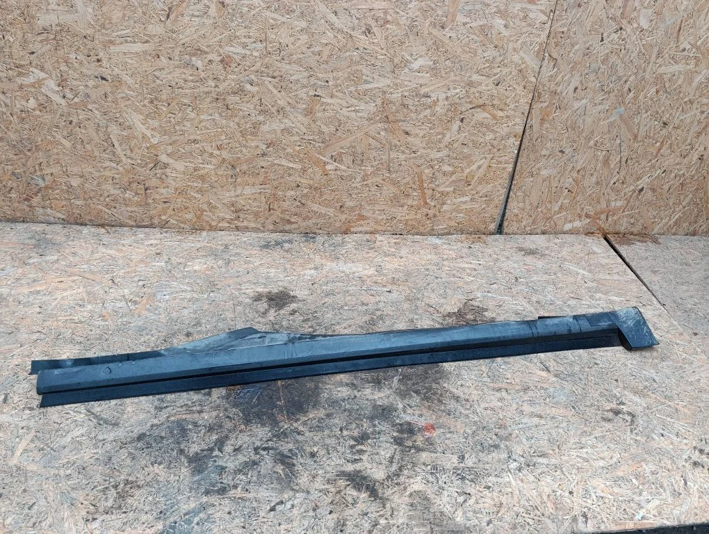 Sill 3B0853855D